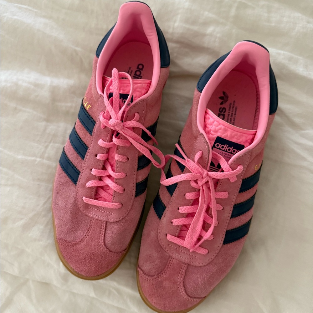Adidas gazelle platform Women's Pink and Dark Blue Sneakers